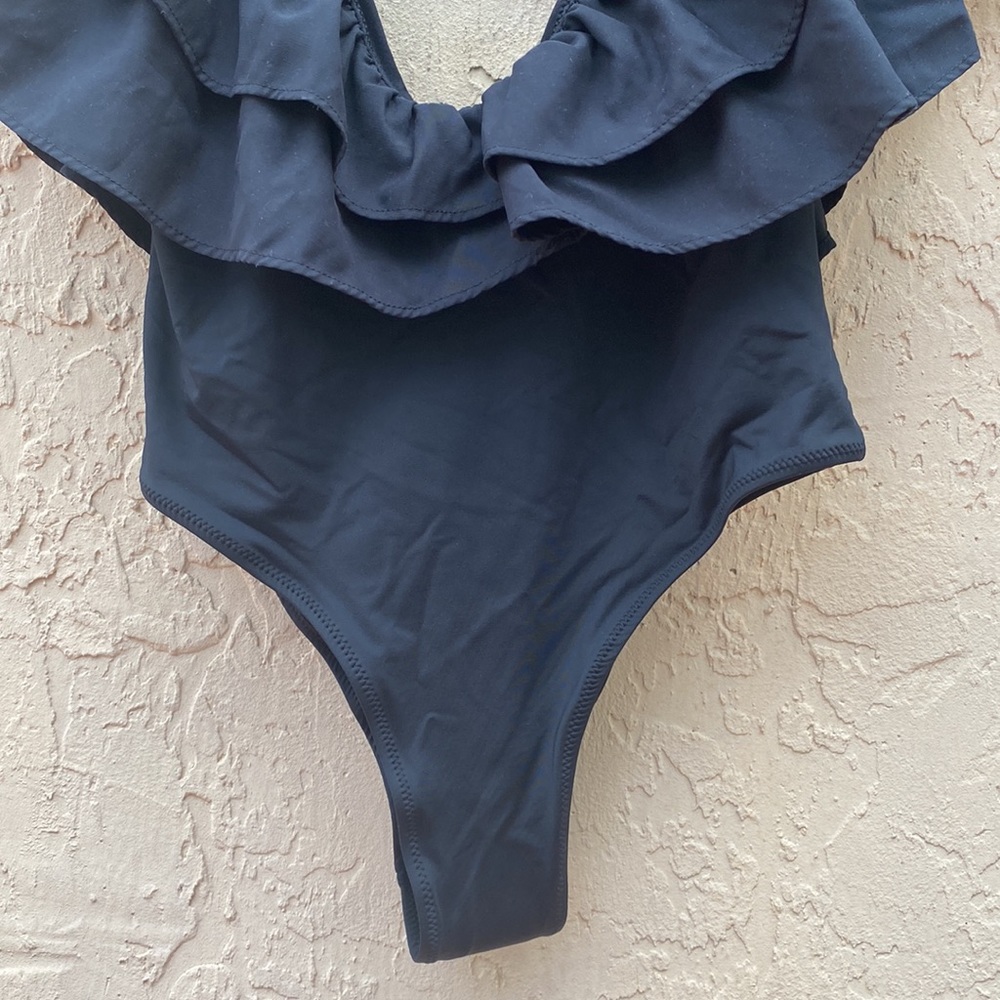 Zara Sleeveless V-Neck Ruffled Swimsuit - M - Picture 3 of 12